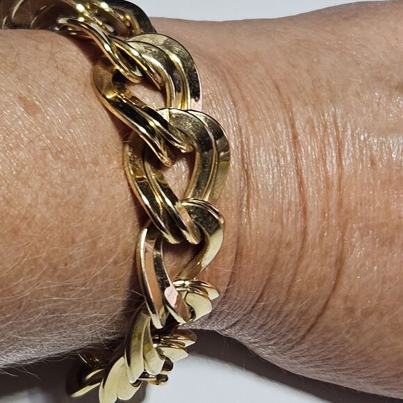 **Sale** VTG Monet Chain Bracelet Gold Tone Curb Link Classy Bold Statement 7.5" - Picture 6 of 16